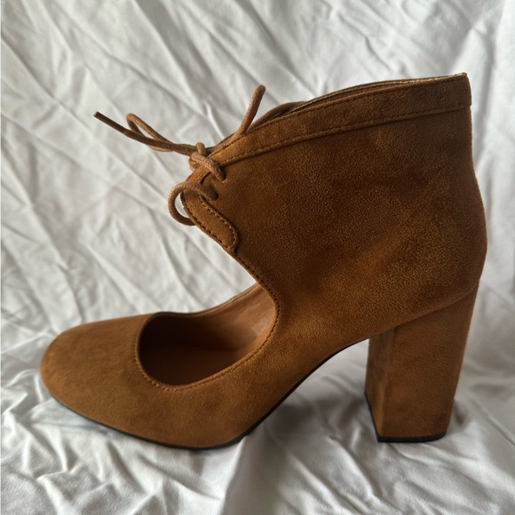 Qupid Ankle Tie Heels Size 9 NEVER WORN - Picture 3 of 5